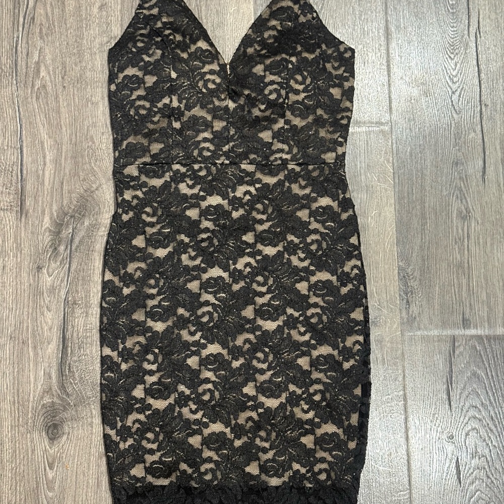 Emerald Sundae Black Lace Midi Dress